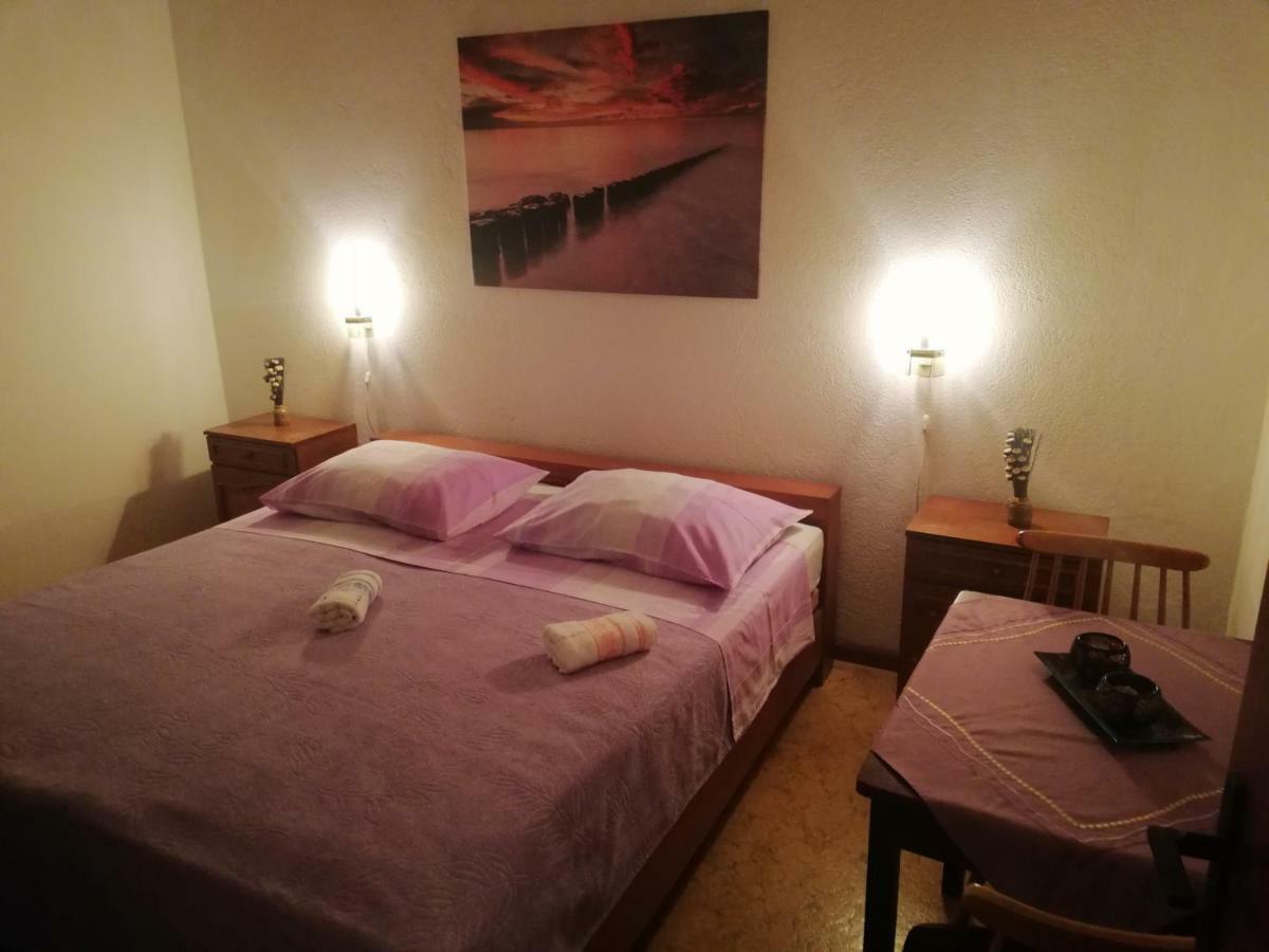 Vacation Home Mirjana セゲット・ヴラニツァ エクステリア 写真