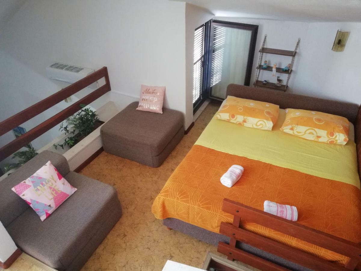 Vacation Home Mirjana セゲット・ヴラニツァ エクステリア 写真