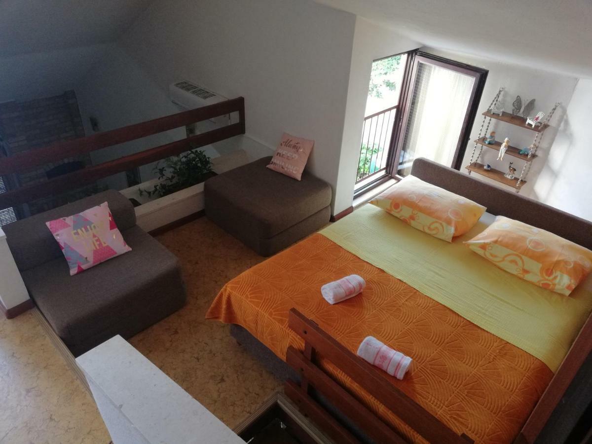 Vacation Home Mirjana セゲット・ヴラニツァ エクステリア 写真